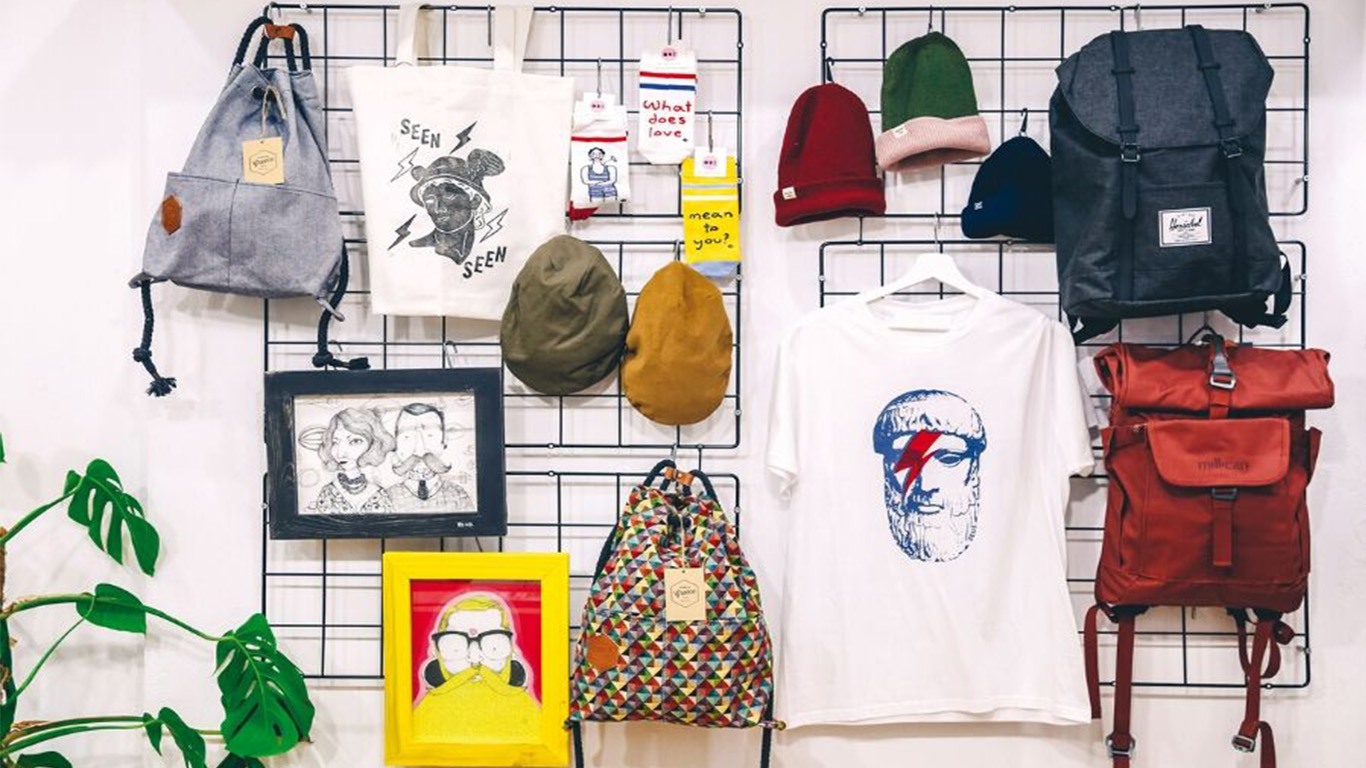 athens plaka shops flaneur